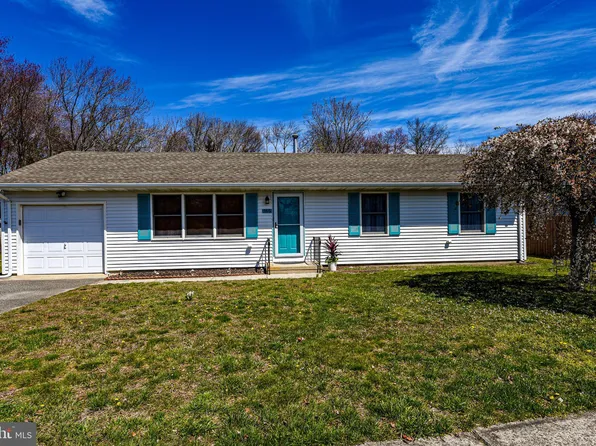 165 Beverly Dr, Barnegat, NJ 08005