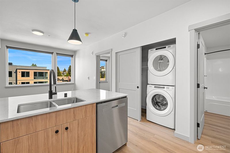 3rd image of 820 N State Street #608