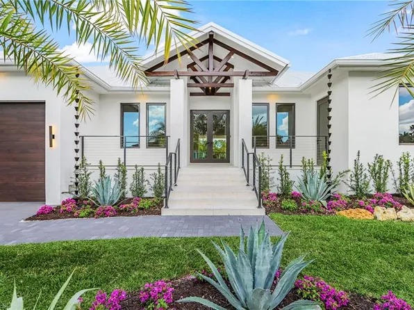 2393 Longboat DR, NAPLES, FL 34104