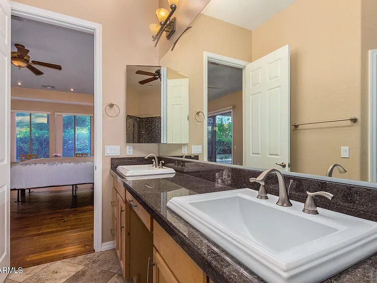 3103 W Sentinel Rock Rd — Photo 7