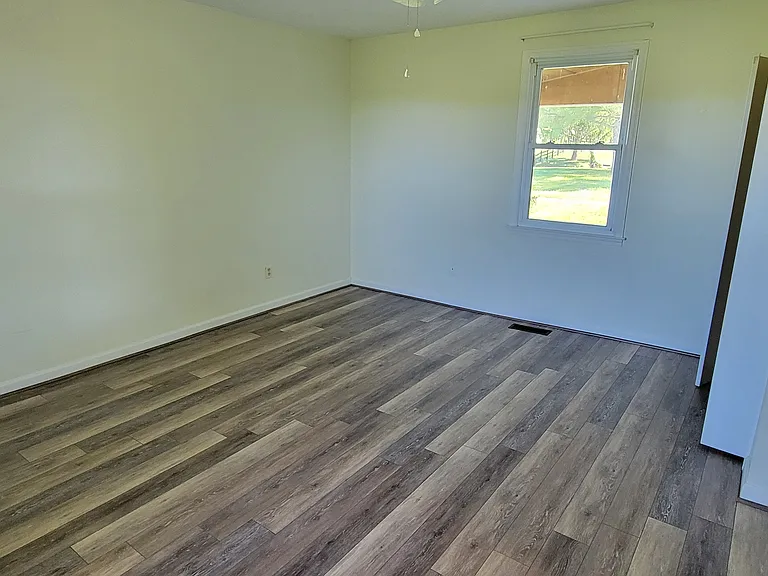 16 Stonespring Ln #1 — Photo 5
