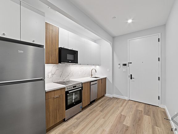 2nd image of 2913 Snyder Ave APT 4F