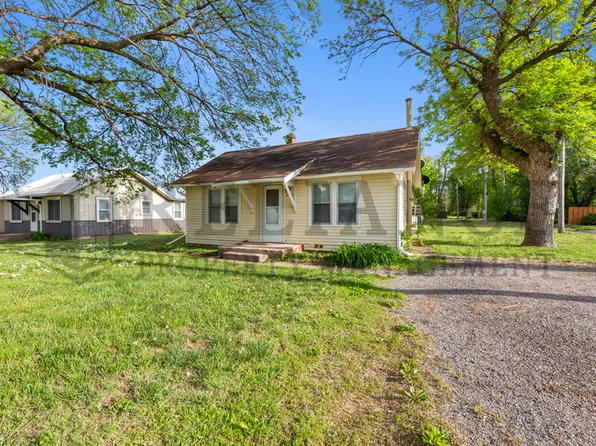 415 E 5th St Building B, Haven, KS 67543