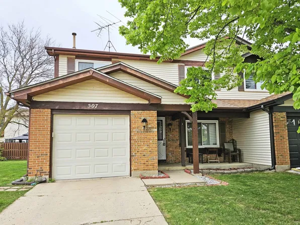 507 Commanche Trl, Wheeling, IL 60090