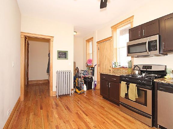 2nd image of 1148 W Waveland Ave APT 3E