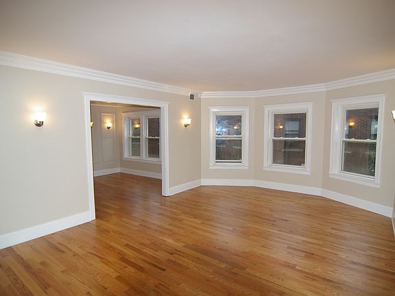 2nd image of 4304 N Ashland Ave #3W