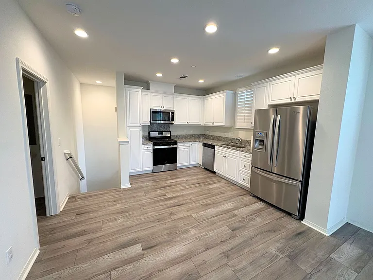 2848 E Berry Loop Privado #63 — Photo 4