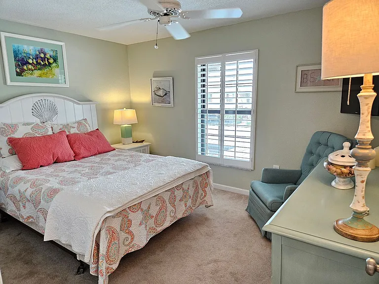 340 Three Lakes Ln #F — Photo 38