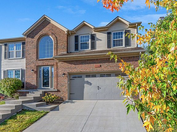 4th image of 2368 Hartland Parkside Dr