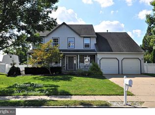 15 Christopher Ln, Mount Holly, NJ 08060