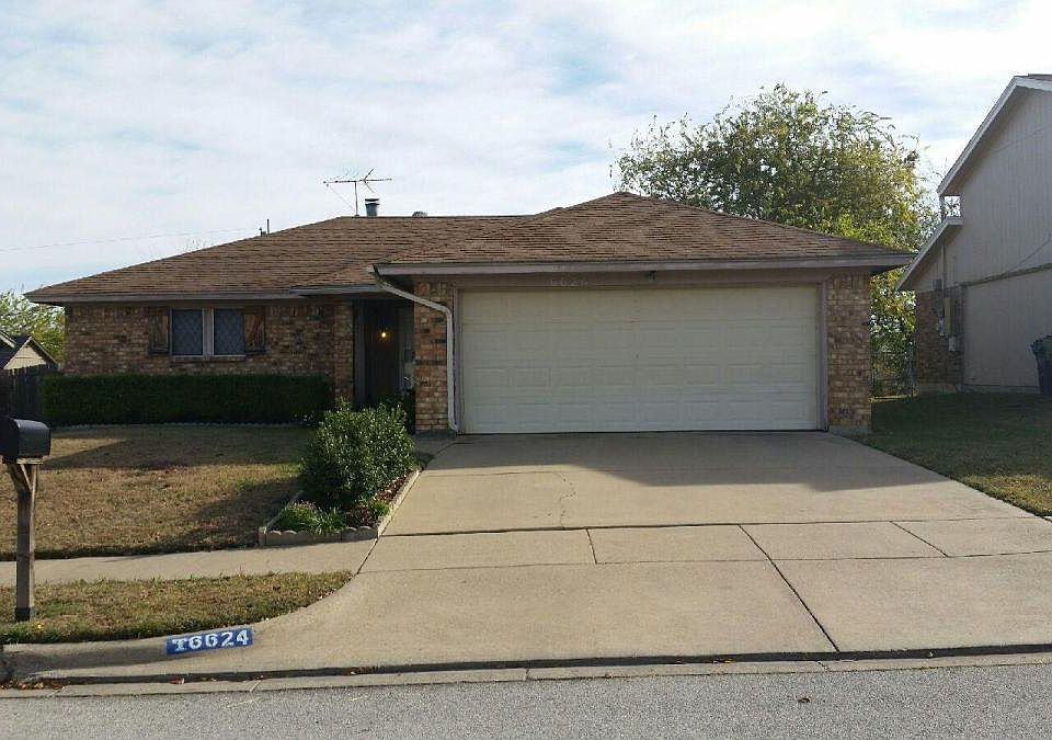 Front of the house at 6624 Hughes Drive, Watauga TX 76148