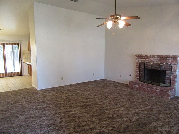 3rd image of 3731 W Tulare Ave