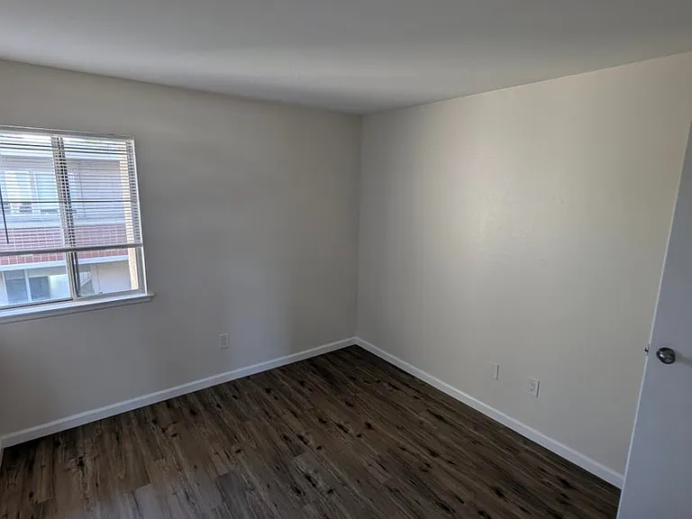 2260 N Indian Canyon Dr #B — Photo 18