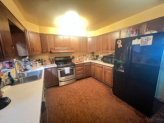 3rd image of 231 S Main St