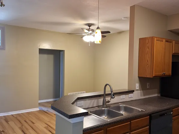 992 Findley St, Olathe, KS 66061