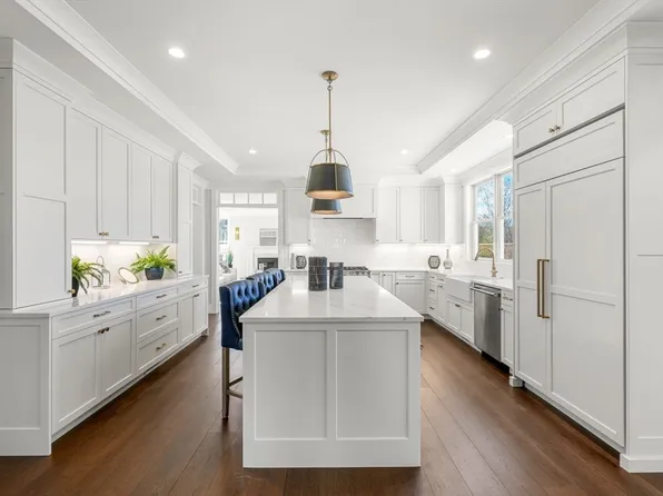 4 Wyndemere Ln, Natick, MA 01760