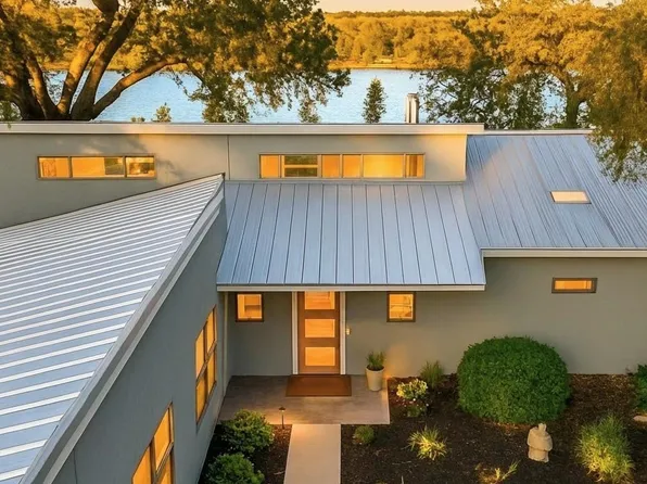 3721 Lakeview Dr, Cottonwood Shores, TX 78657