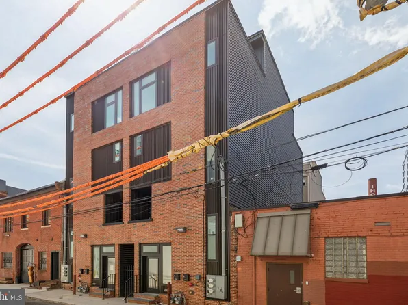 1328 Nectarine St, Philadelphia, PA 19123