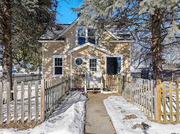 243 N 3rd St #A, New Richmond, WI 54017