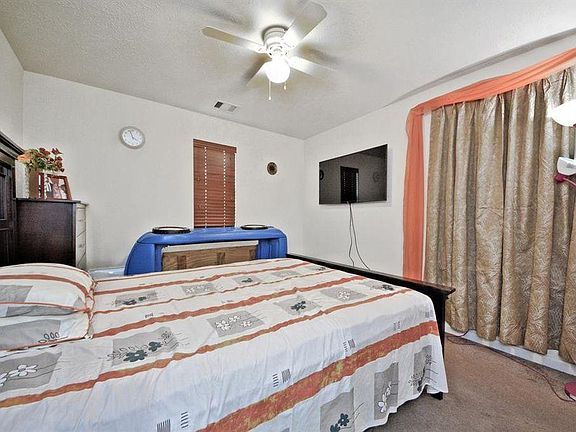 4th image of 4331 Foster Gardens Ln