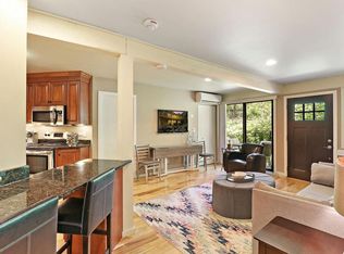 601 Knollwood Cir #A, Fontana, WI 53125