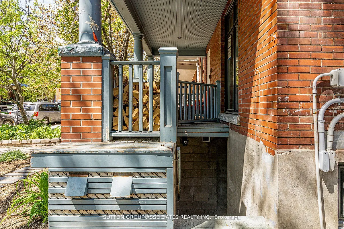 Building Photo - 233 Albany Ave #LOWER