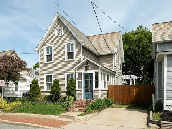 12 Poplar Street, Burlington, VT 05401
