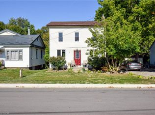 39 Young St, Tillsonburg, ON N4G3H6