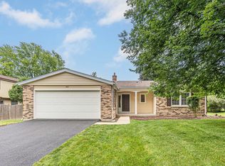 1412 Willcrest Rd, Naperville, IL 60540