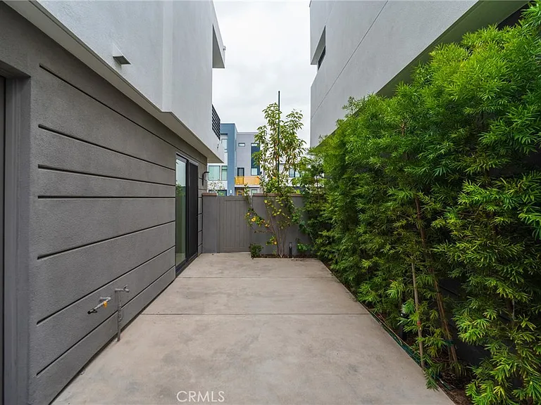16285 Veterans Way — Photo 33