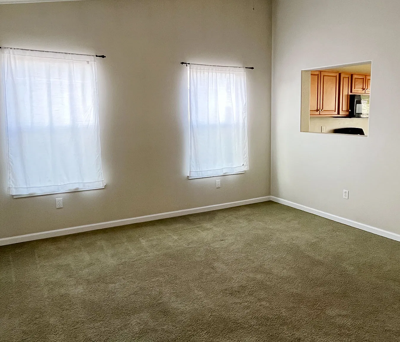 3 bed, 1230 sqft, $2,100 — Photo 3