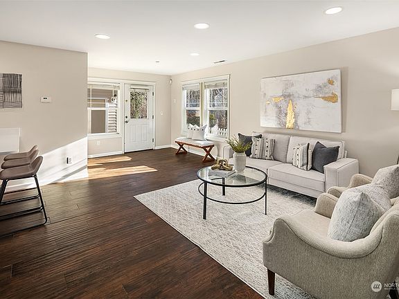 4th image of 36702 SE Gravenstein Ct