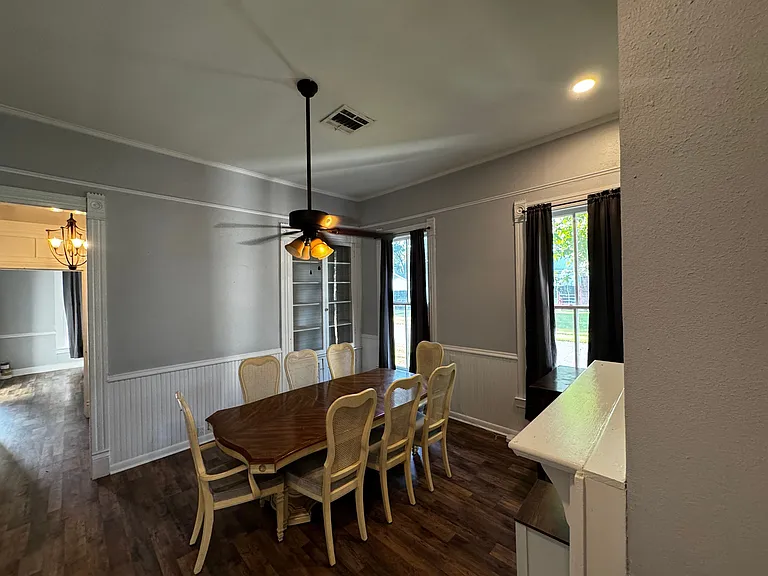 802 Main St — Photo 10