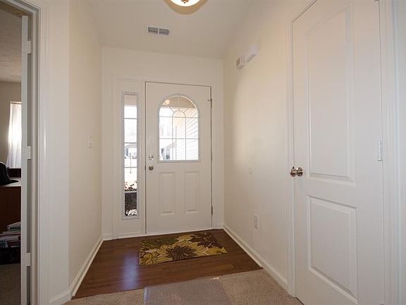 2nd image of 2560 Auburn Ct