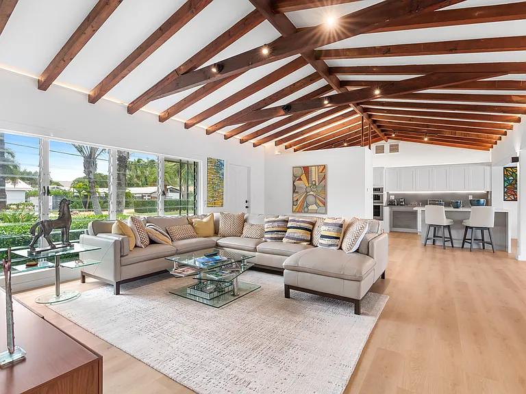 273 Tropic Dr — Photo 33
