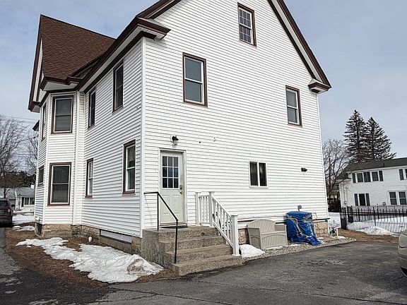 3rd image of 3012 N Main St