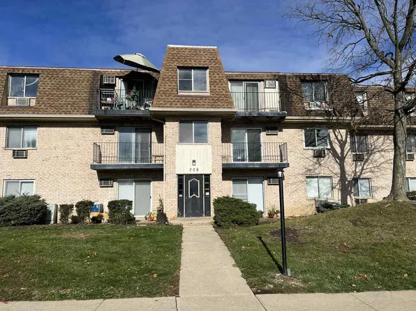 208 Shorewood Dr #3-2C, Glendale Heights, IL 60139