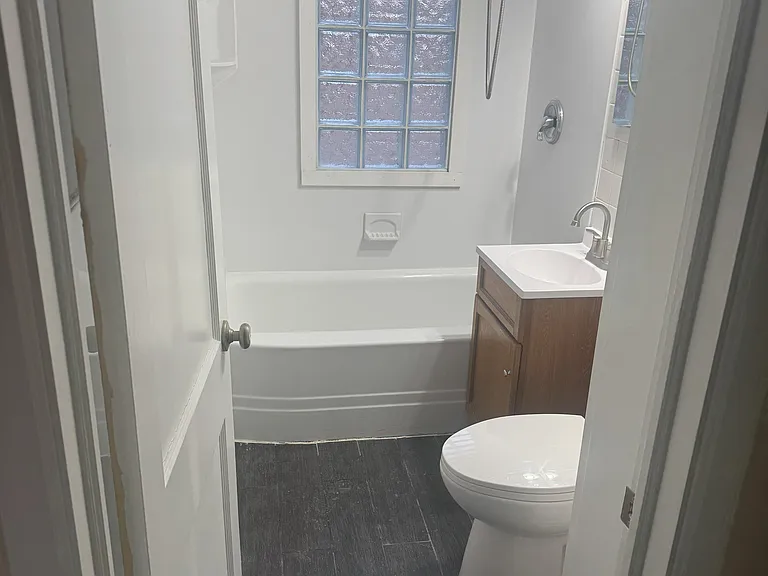 1809 Edgewood Ave S — Photo 5