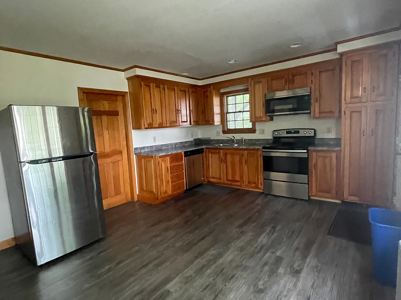 360 Woodford Street — Photo 3