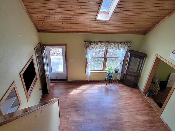 5th image of 157 Macs Ln