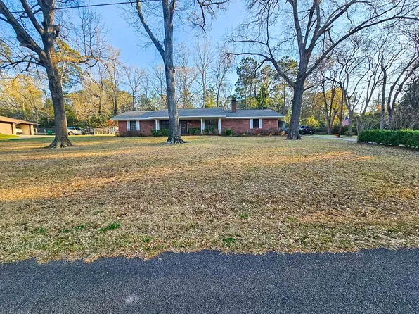 141 Longhorn Dr, Palestine, TX 75801