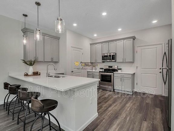 3rd image of 2912 Oak Park Way APT F