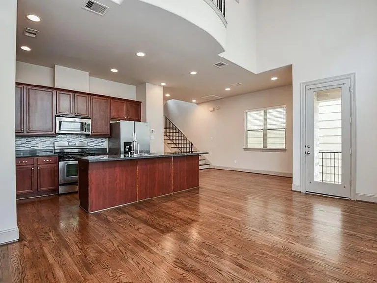2908 Leeland St — Photo 9
