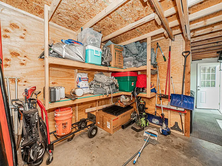 224 W Chestnut St — Photo 8