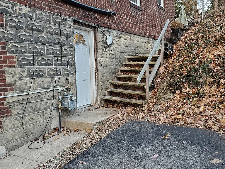 523 Castle Shannon Blvd — Photo 28