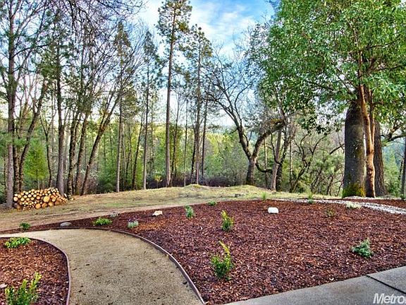 4th image of 2742 Fairover Dr