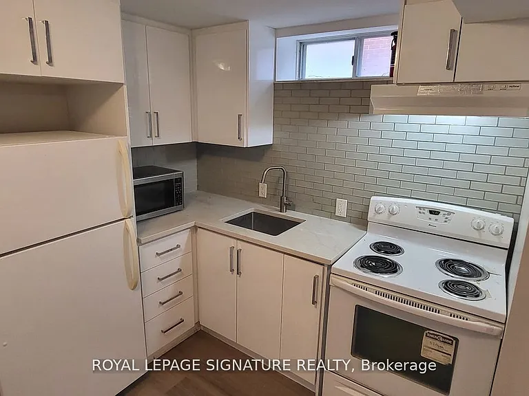 32 Albion St #BASEMENT — Photo 5