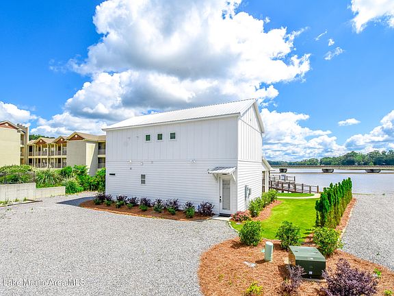 3rd image of 299 Williams Rd