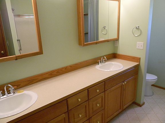 5th image of 140 E Skylark Ct