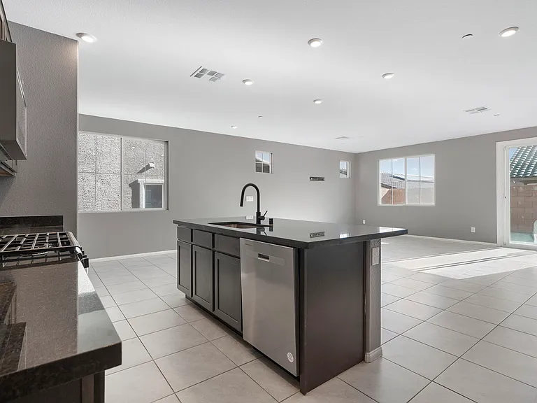 10949 Oregano Ave — Photo 16